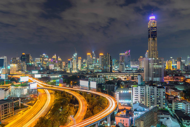 notte del Metropolitan Bangkok City centro città paesaggio urbano skyline urbano Thailandia nel mese di dicembre 2017 - Cityscape Bangkok città Thailandia - Foto, immagini