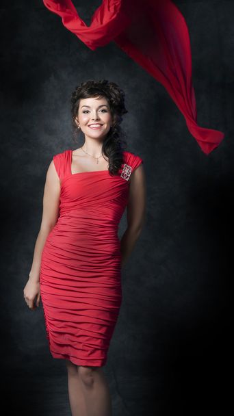 piros ruhás nő - Fotó, kép