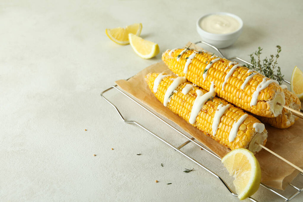 Koncepcja smacznej żywności z grillowaną kukurydzą - Zdjęcie, obraz