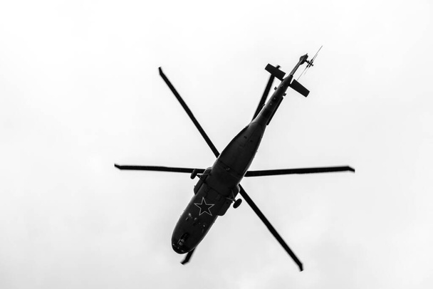   voli dimostrativi di moderni elicotteri da combattimento presso il salone aerospaziale MAKS-21 a Zhukovsky 24 / 07 / 2021  - Foto, immagini