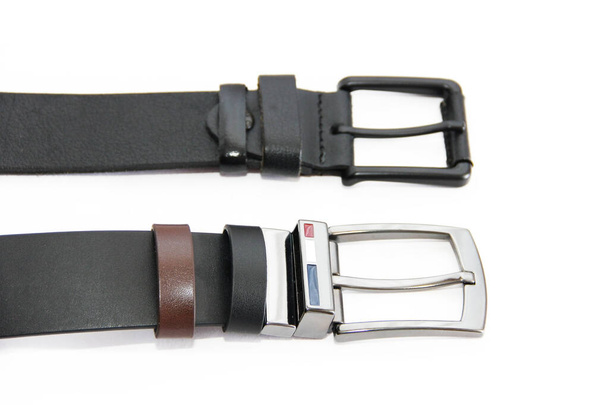 cinturón de cuero negro para hombres con hebilla de metal - Foto, Imagen