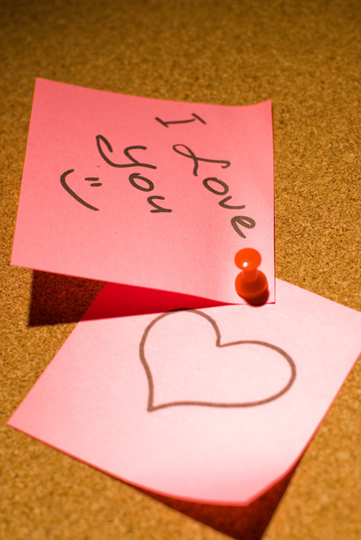 コルクボード上の愛のメッセージ - 写真・画像