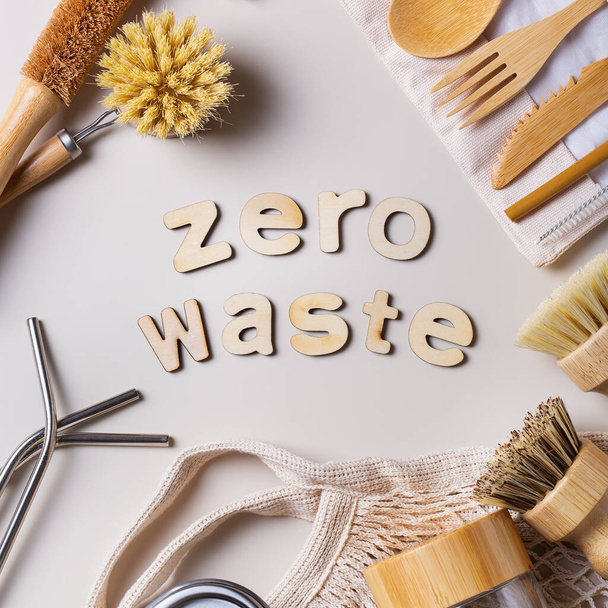 Zero conjunto de resíduos de plástico livre e utensílios de cozinha reutilizáveis - Foto, Imagem
