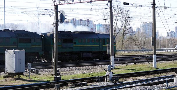 Kijów, Ukraina 18 marca 2020: Pociąg w ruchu - Zdjęcie, obraz