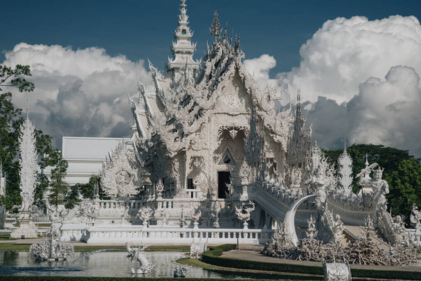 Wat Rong Khun, známý jako Bílý chrám. Chiang Rai, Thajsko - Fotografie, Obrázek