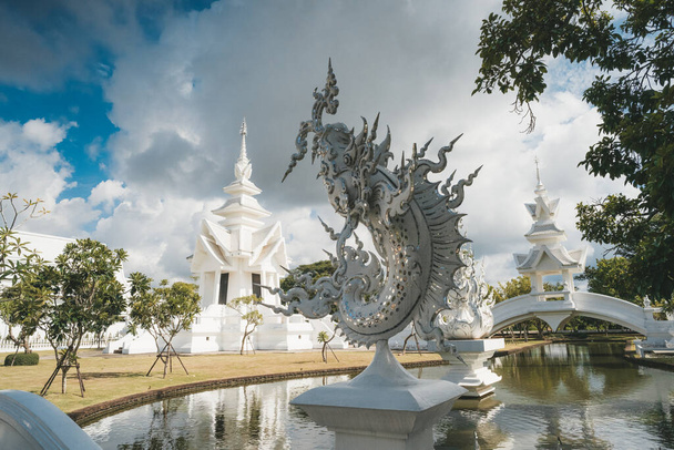 Wat Rong Khun, known as the White Temple - Zdjęcie, obraz