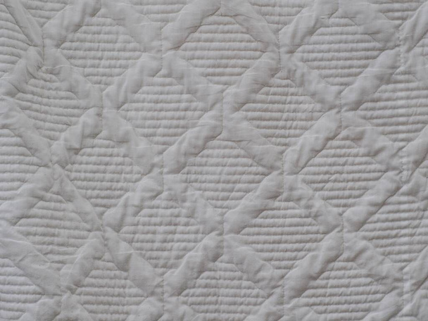 blanc doux coton été abstrait patchwork motif couverture pendaison après lavage dans la blanchisserie - Photo, image
