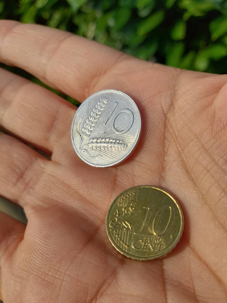 10 lire and 10 euro cents - Photo, Image