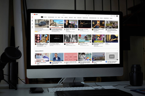 Desktop computer displaying Youtube - Photo, image