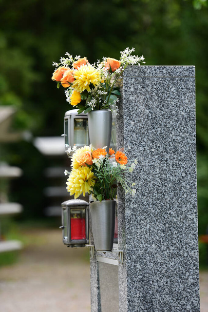 Cemitério de urna em St. Martin, Linz, Alta Áustria, Áustria, Europa - Foto, Imagem
