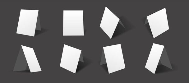 異なるビューと角度を持つ空白の白いテーブルカードモックアップコレクション - ベクター画像
