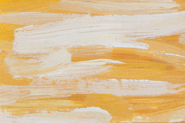 Žluté a bílé akrylové olej malování abstraktní pozadí. Úlomek malby na plátně. Barevná pastelová textura. Moderní umění, aktivní tahy štětcem. Letní umění pozadí v teplých písečných odstínech - Fotografie, Obrázek