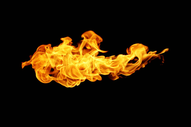 Colección de llamas de fuego aisladas sobre fondo negro - Foto, Imagen