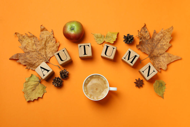 Confortable concept d'automne fond avec boisson au café - Photo, image