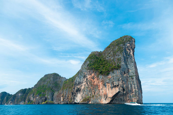 Mayský ostrov v oblasti Fí Fí na jihu Thajska. - Fotografie, Obrázek