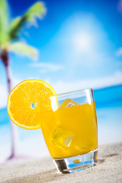 Trooppinen cocktail - Valokuva, kuva