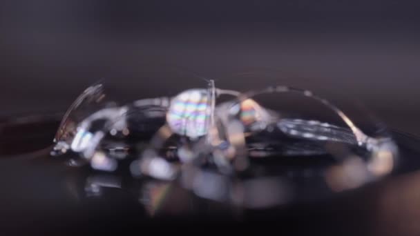 Bunte Blase bewegt sich im Licht - Filmmaterial, Video