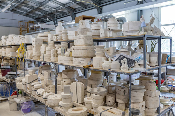 Konakovo, Russia - July 24, 2021: Inside the Konakovsky Faience Company production workshop. All works are created by the hands of craftsmen without the use of mechanisms - Fotografie, Obrázek