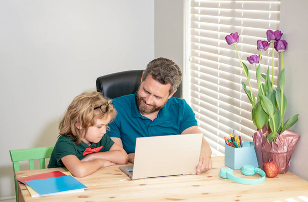 online education on laptop. homeschooling and elearning. back to school. - Photo, Image