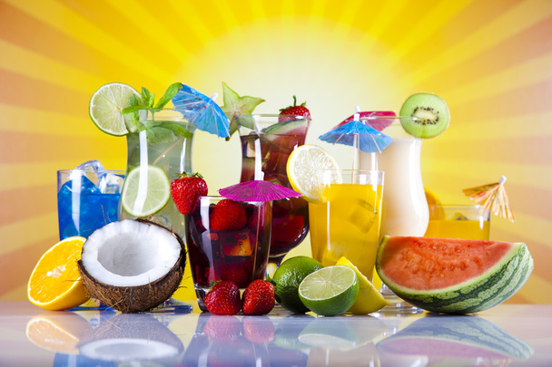 Cocktail con frutta
 - Foto, immagini