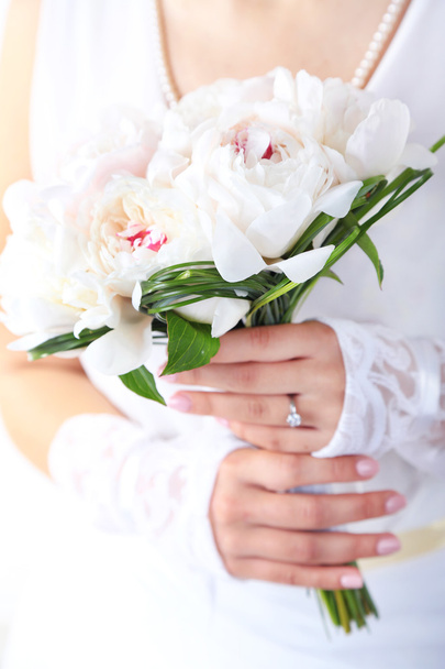 Bride holding wedding bouquet - Φωτογραφία, εικόνα