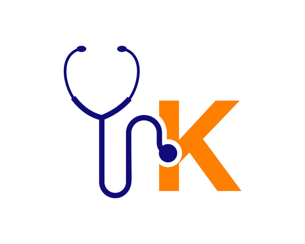 Logotipo de cuidado de la salud con K letra concepto. Concepto de letra K del logotipo del estetoscopio. Logotipo del fonendoscopio - Vector, Imagen