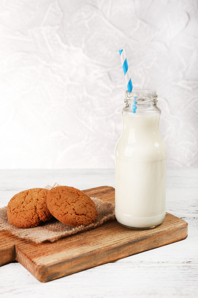 Milk and cookies - Valokuva, kuva