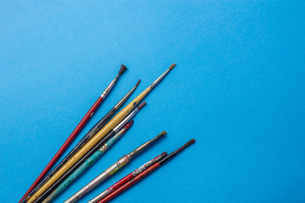 A closeup shot of different painting brushes - Fotografie, Obrázek