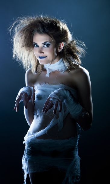 Fashion snapshot - funny model dressed as mummy - Foto, imagen