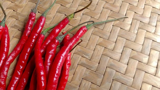 Big and fresh photos of red chilies, photos of chilies - Photo, Image