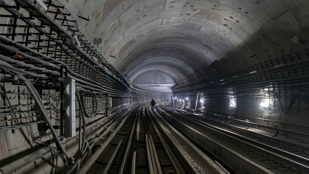 Uitzicht op de metro tunnel in aanbouw - Foto, afbeelding