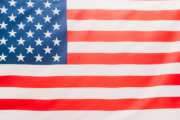 Le drapeau des États-Unis flotte dans le vent. - Photo, image
