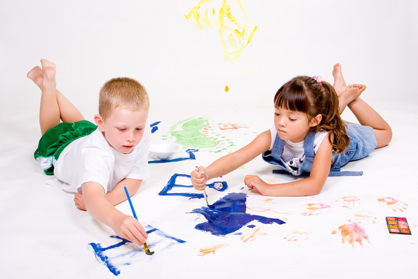 Çocuklar eğleniyor boyama. - Fotoğraf, Görsel