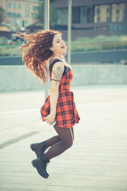 kıvırcık hipster kadın - Fotoğraf, Görsel