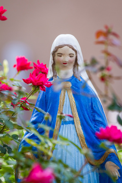 Mãe Maria estatueta
 - Foto, Imagem