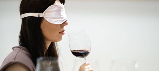 Blindfold Woman Blind Drink Taste. Somelier Sampling Wine - Foto, immagini