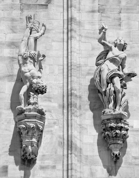 Фрагмент Миланского собора (Duomo di Milano; Milanese: Domm de Milan) соборной церкви Милана в Ломбардии, Северная Италия
. - Фото, изображение