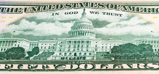 Macro sluit het bankbiljet van 50 dollar. Sluit een biljet van vijftig Amerikaanse dollars. US dollar is de munteenheid van de wereld. Portret van Ulysses Grant op de voorkant van het papieren bankbiljet. Wettelijk betaalmiddel van de VS - Foto, afbeelding