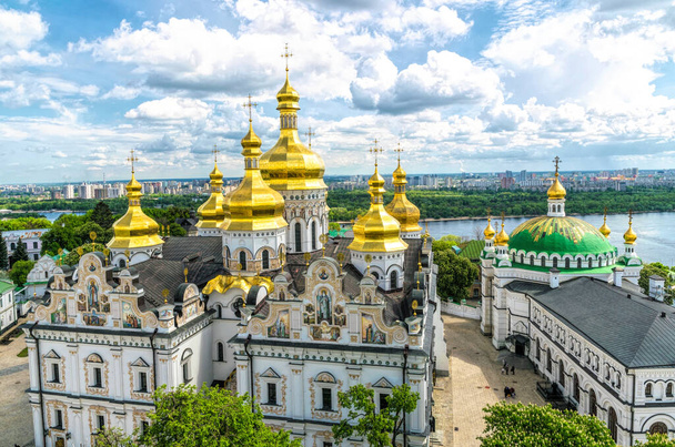 Golden domes of the Cathedral of the Kyiv Pecherska Lavra, Ukraine - Photo, Image