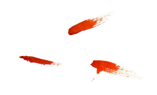 červená olej štětec tahy izolované na bílém pozadí ručně kreslené akrylové barvy štětec červená štětec tah izolované na grunge pozadí - Fotografie, Obrázek