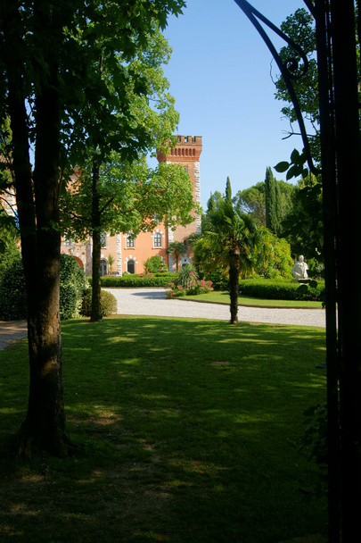 Spessa Castle - Foto, Imagen