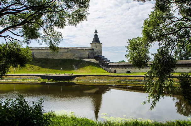View of the Kutny Koster Tower of the Pskov Kremlin, Pskov, Russia - Foto, immagini