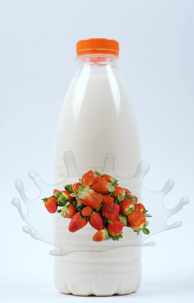 milky cocktail splash strawberry  - Photo, Image