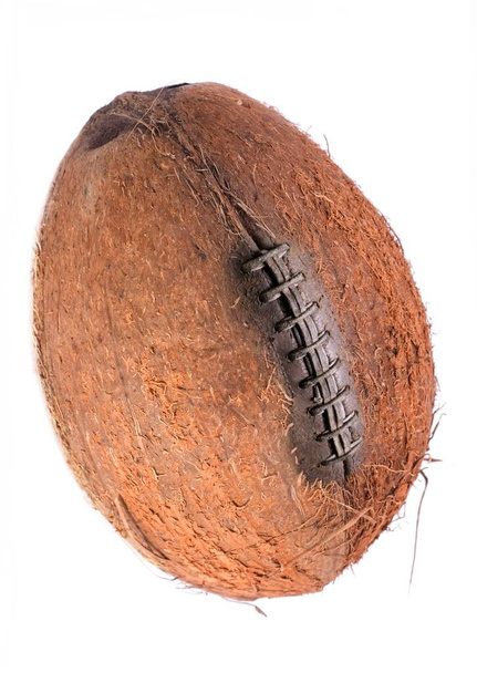 Pelota de rugby de coco aislada - Foto, imagen