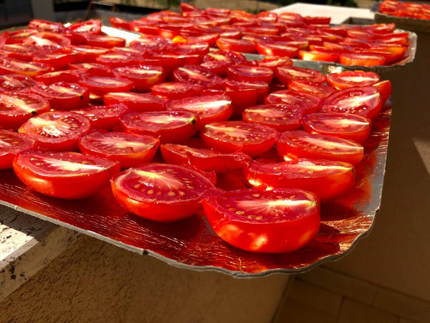 Домашние сушеные помидоры в пуглии - Фото, изображение