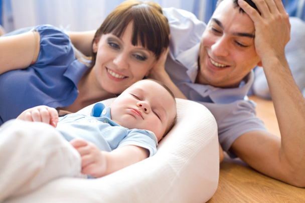 Young family with newborn - Foto, Bild