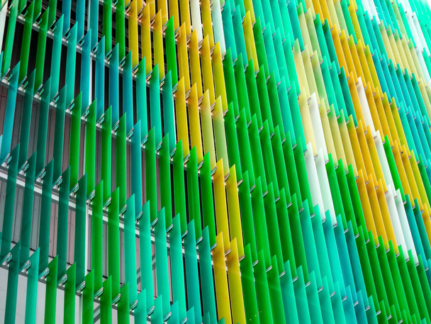 intérieur en feuille de plastique acrylique, blanc jaune bleu aqua vert motif coloré de conception de concept - Photo, image