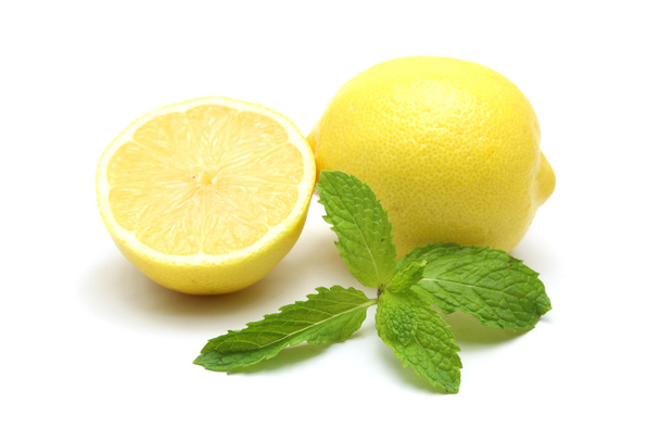 Citron frais isolé sur fond blanc - Photo, image