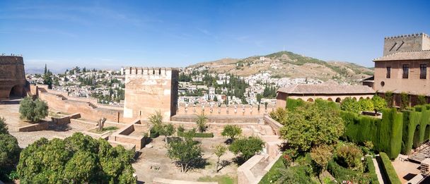 Kilátás nyílik az Alhambra Granada - Fotó, kép