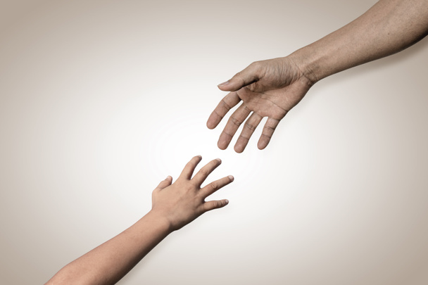Een helpende hand geven, hopen en elkaar steunen. Hulp en solidariteit - Foto, afbeelding